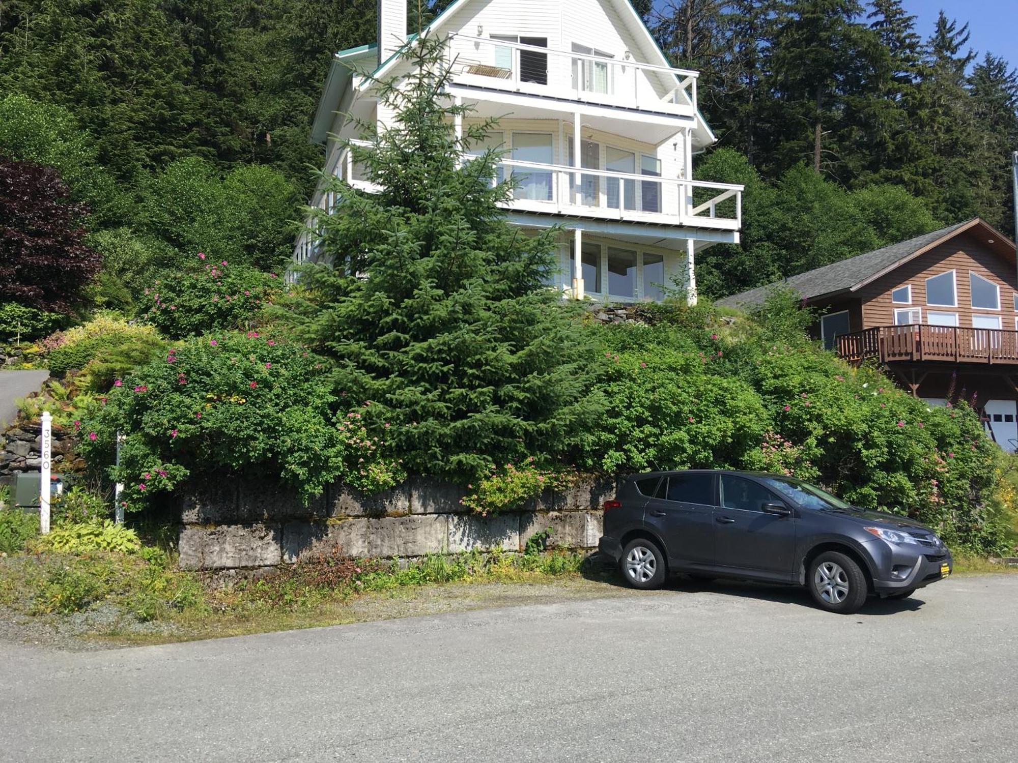 Kelli Creek Cottage - REDUCED PRICE ON TOURS Juneau Esterno foto